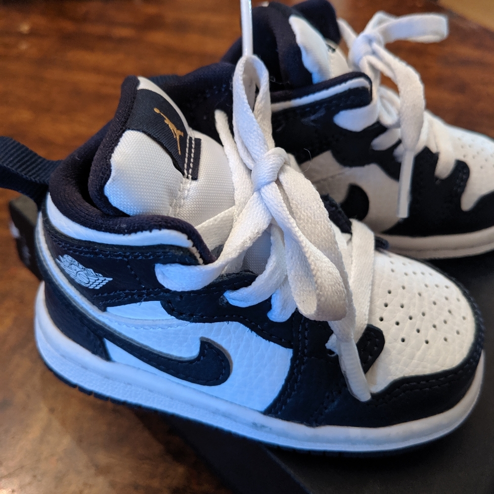 Infant Jordan's size 4